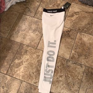 🔥Brand New With Tag Nike Pro Women’s Pants